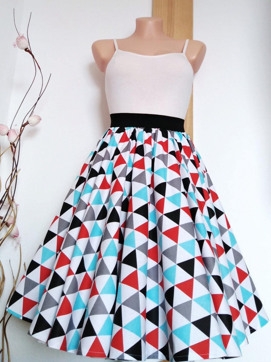 Sukně kolo trojuhelníky