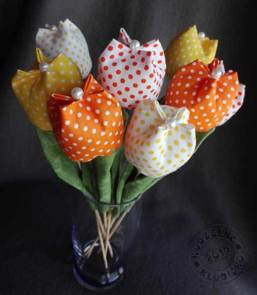 Šité tulipány PUNTÍKATÉ 