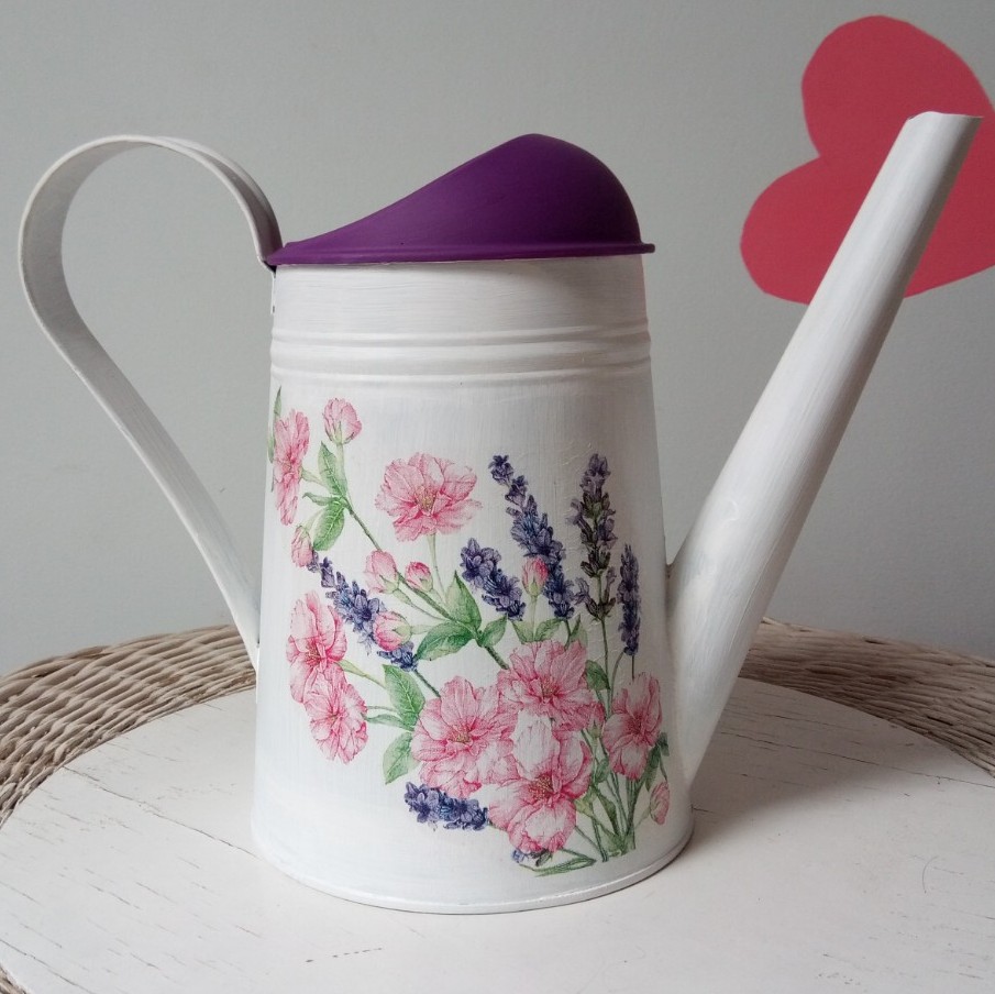 Zdobená konvička 10