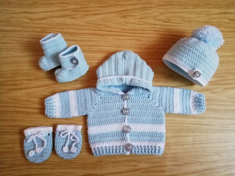 Háčkovaná soupravička vel. 62/68