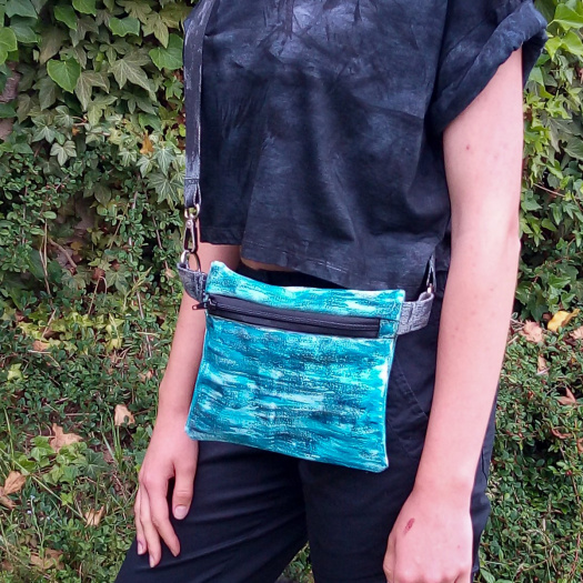 Kožená kabelka do pasu i crossbody - ledvinka