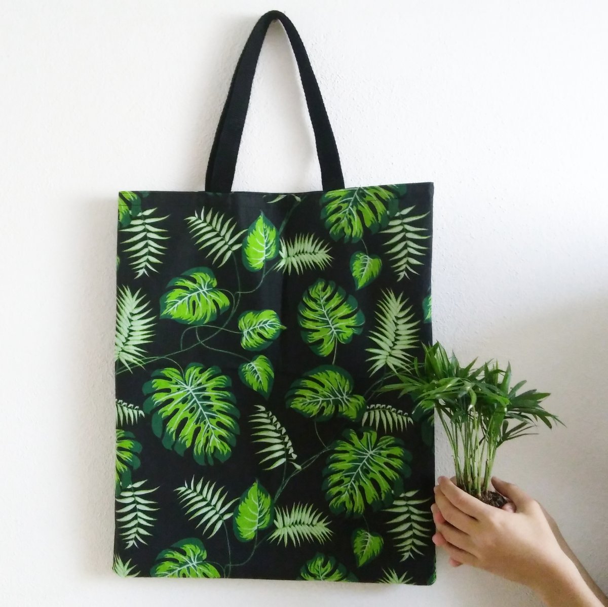 Taška s tropickými listy