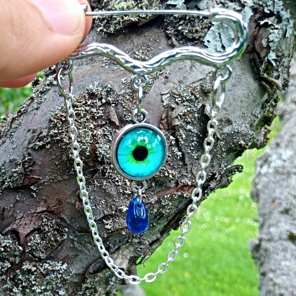 Ozdobný spínací špendlík, dračí slza