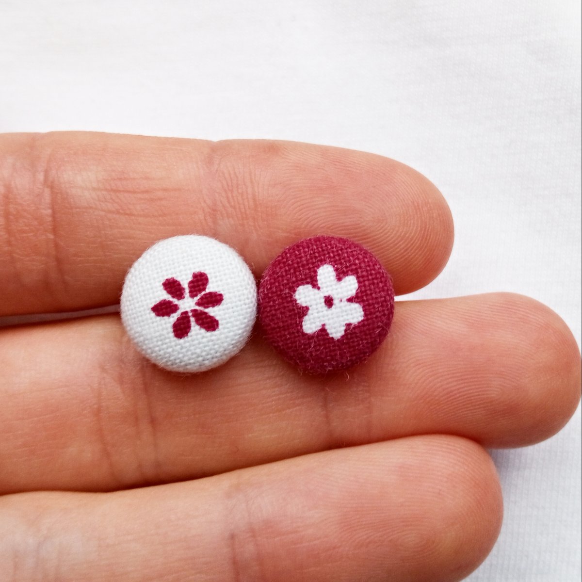 Inverzní květinky – buttonkové náušnice