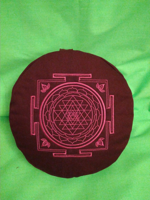 Pohankový meditační polštářek s výšivkou