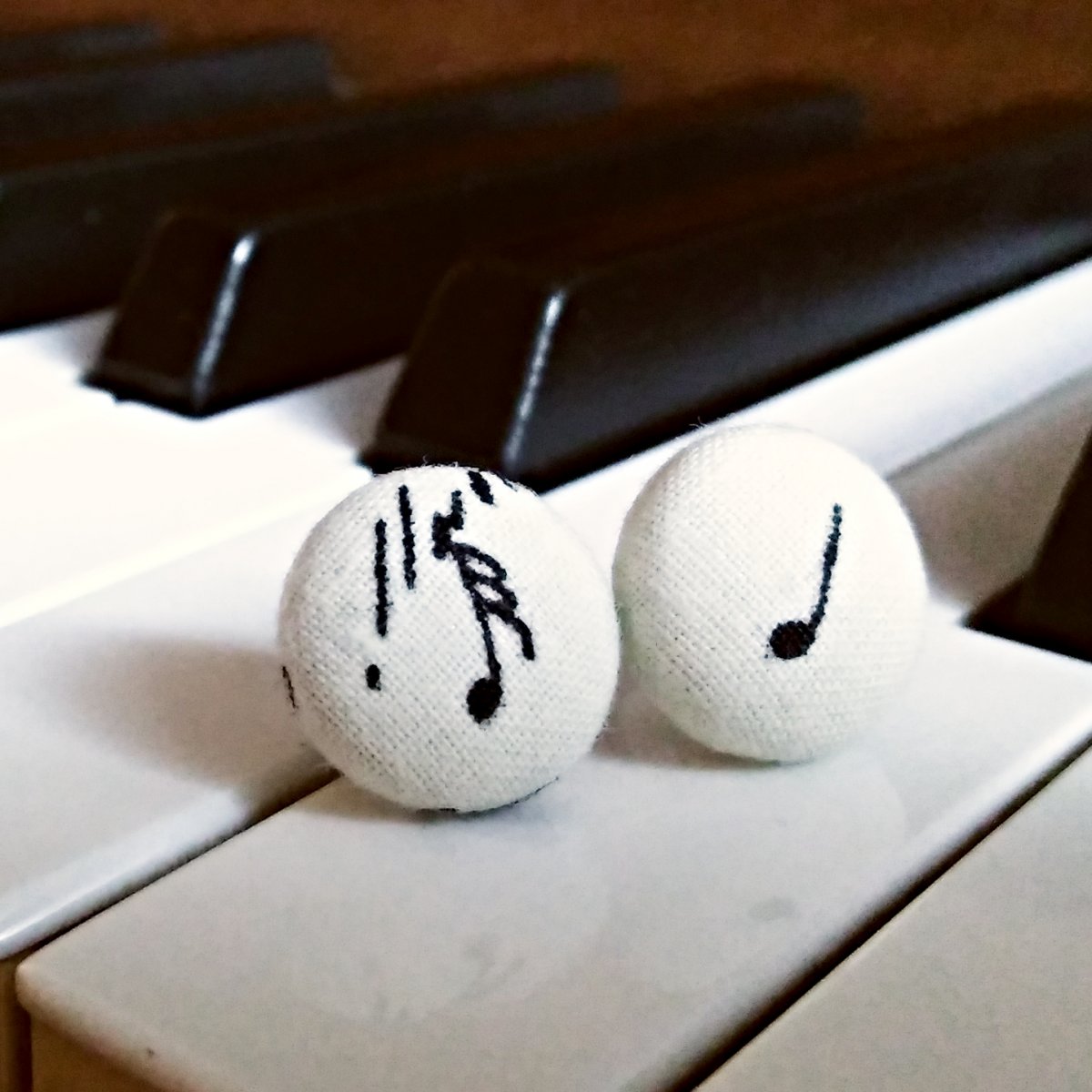 Notičky – buttonkové náušnice