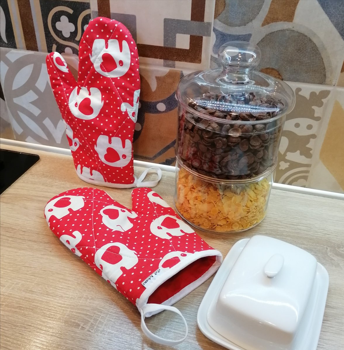 Chňapka rukavice....slonici na červené 