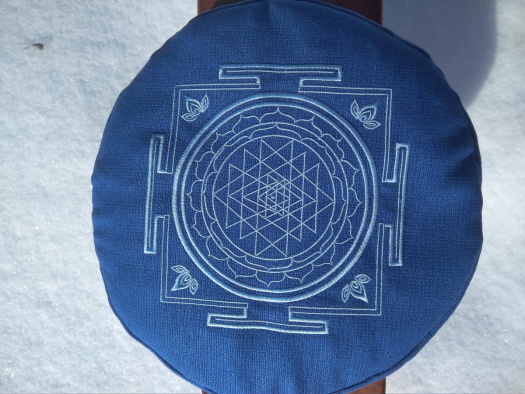 Pohankový meditační polštářek s výšivkou