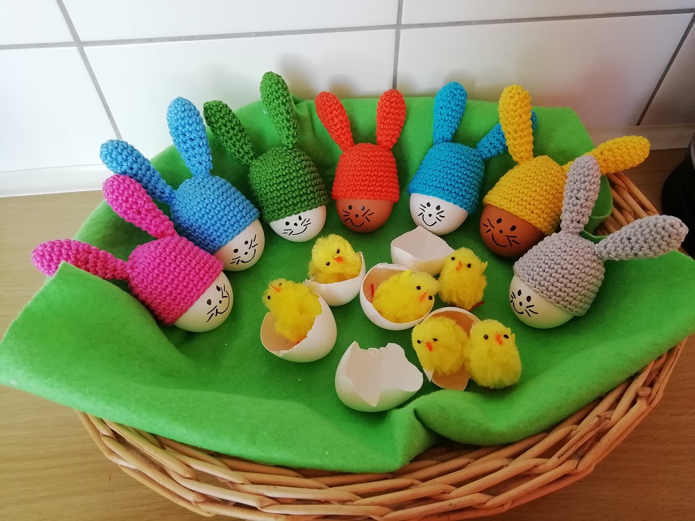 Háčkovaná zajíčková čepička na vajíčka 