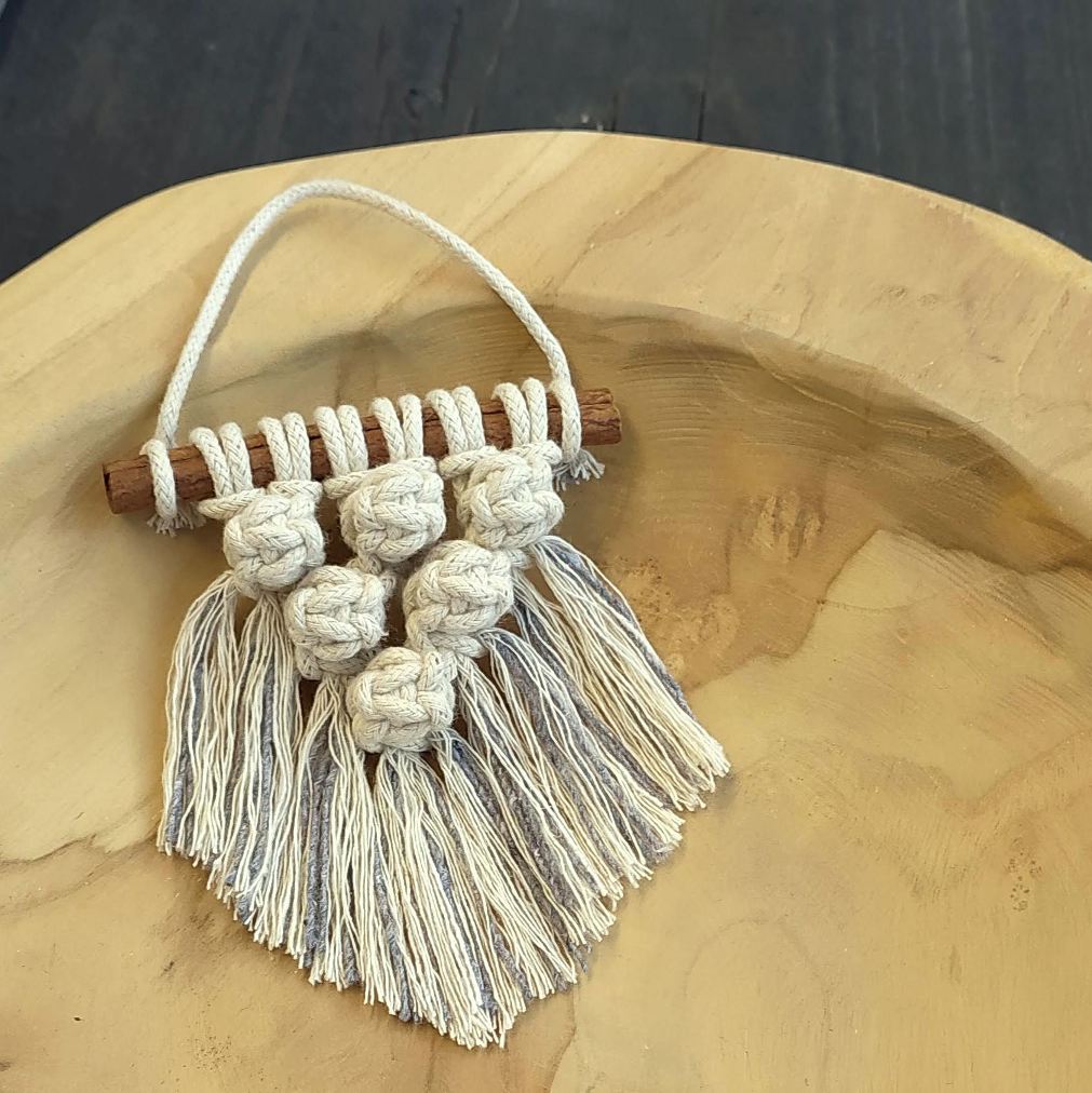 Mini macramé se skořicí