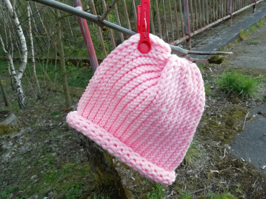 Pletená čepička - světle růžová 