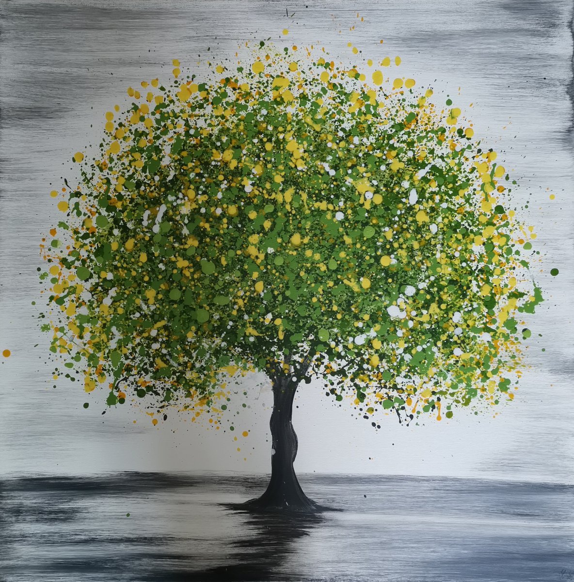 Energický zelený strom 