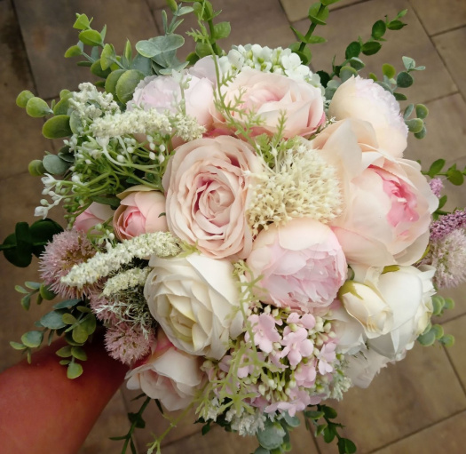 Svatební kytice v růžové barvě