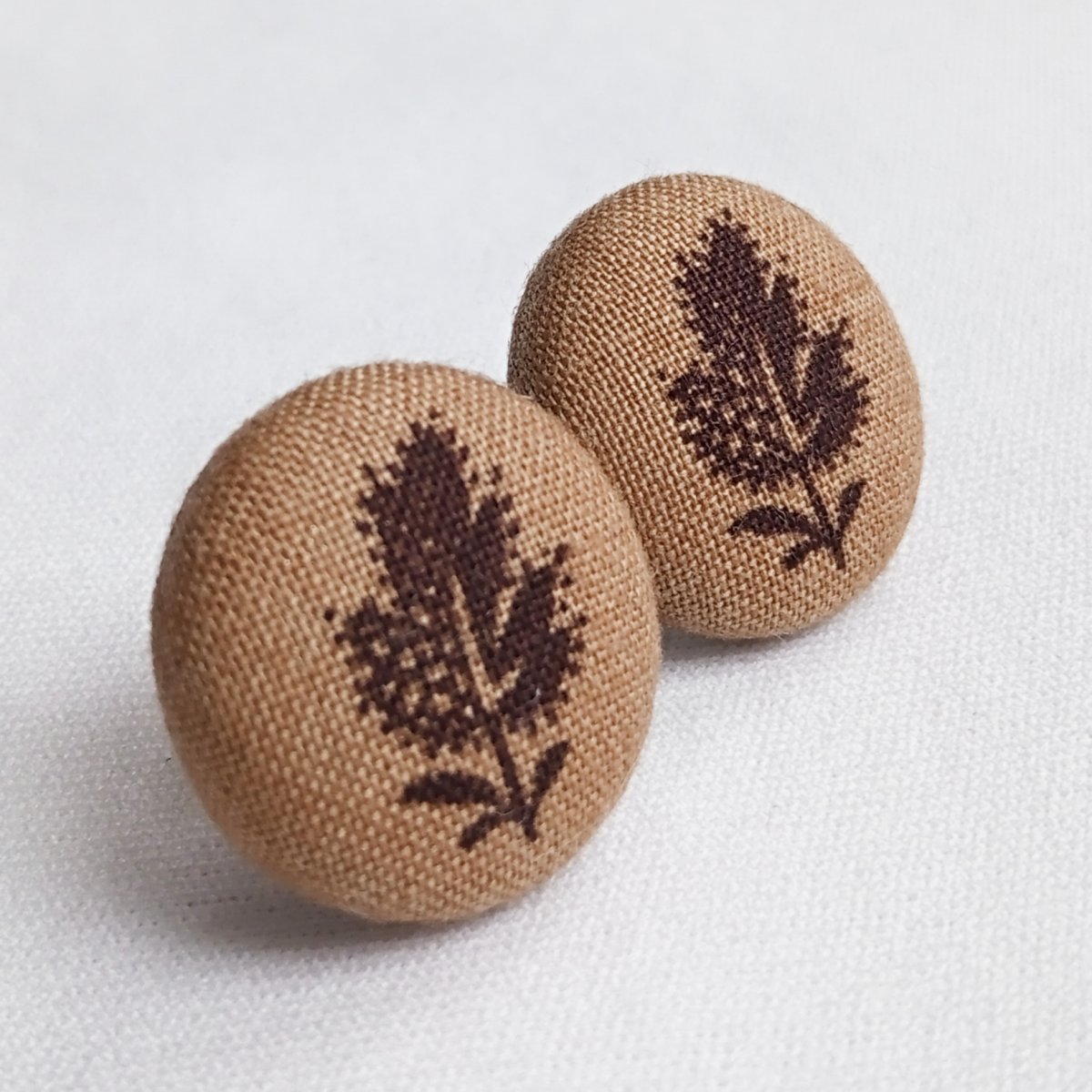 Hnědé stromečky – buttonkové náušnice