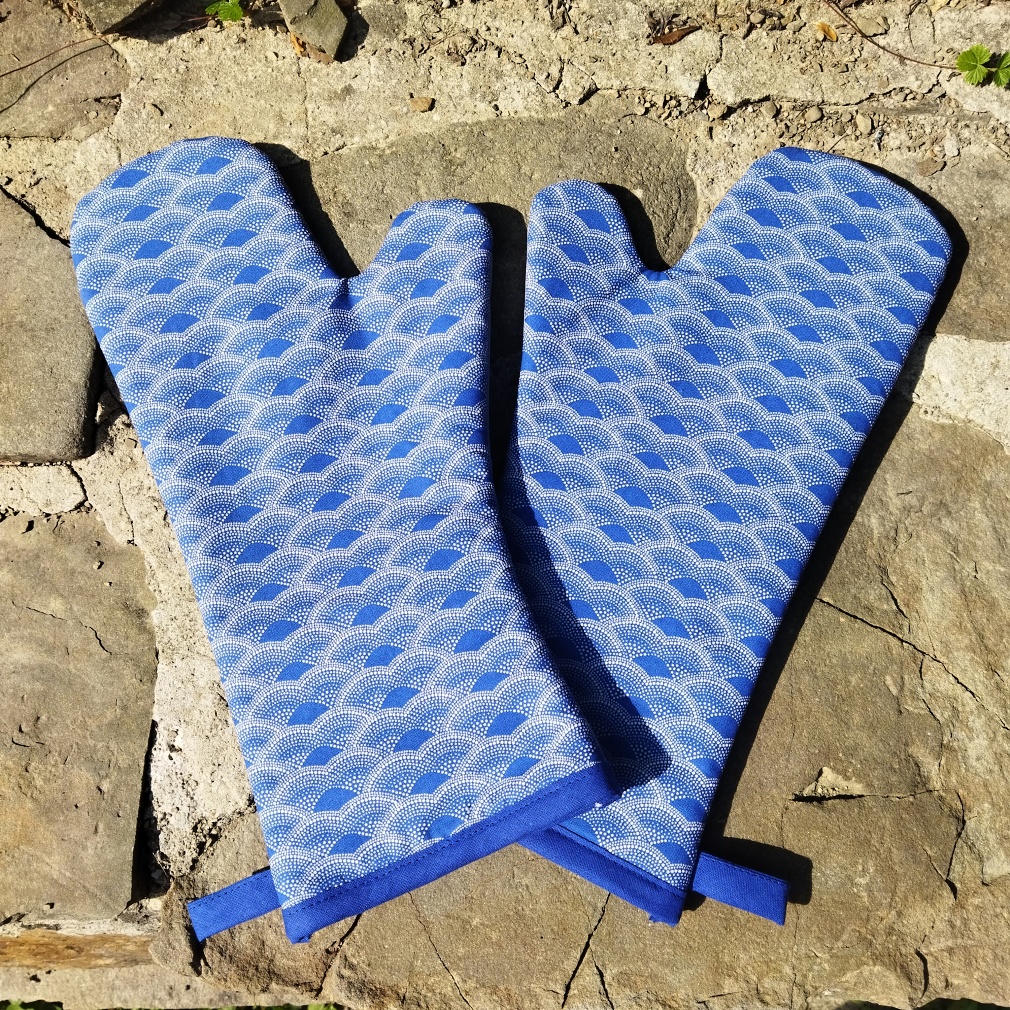 Prodloužené kuchyňské chňapky modré - vějíře