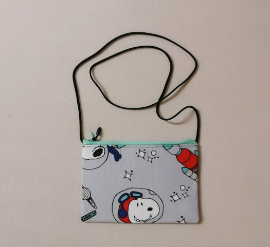  Crossbody kapsička ..... Snoopy 