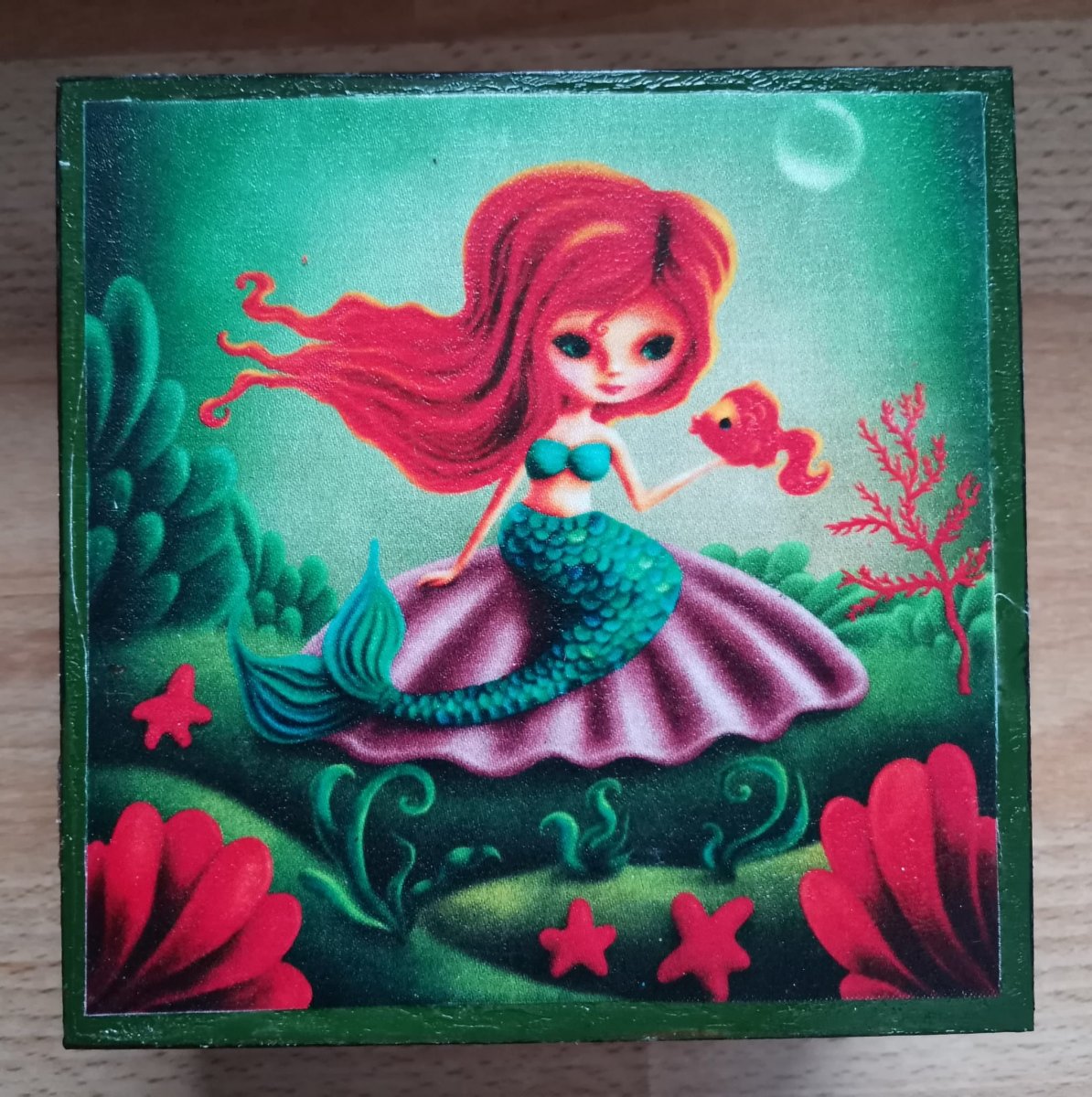 Dřevěná krabička, šperkovnice, Mořská panna