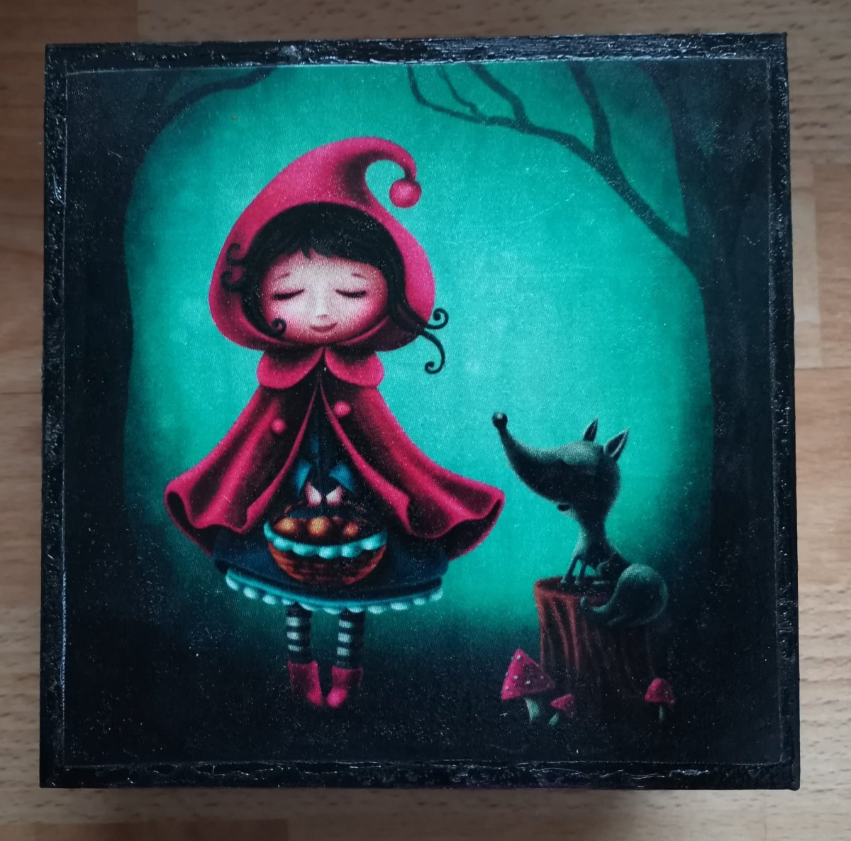 Dřevěná krabička, šperkovnice, Červená Karkulka 