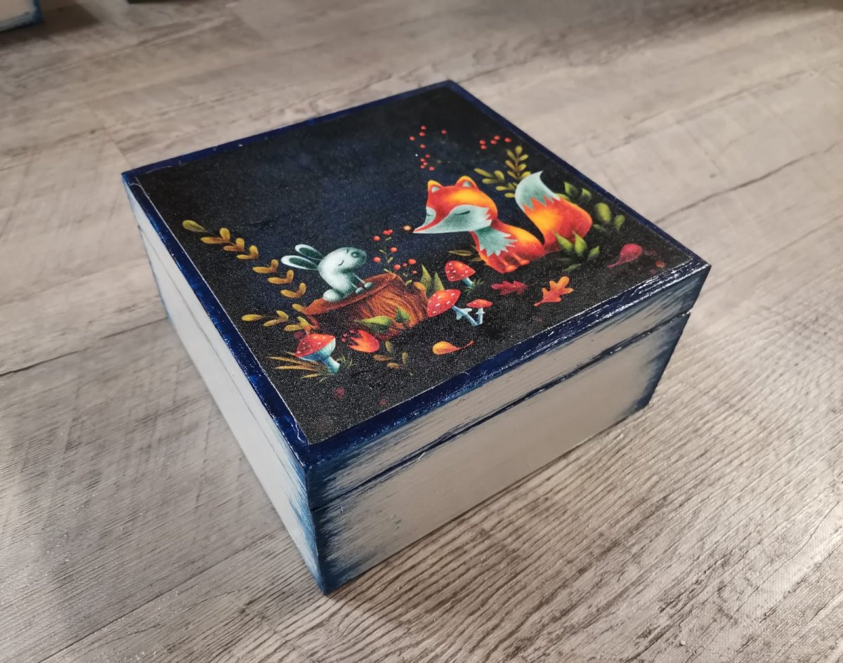 Dřevěná krabička, šperkovnice, lištička