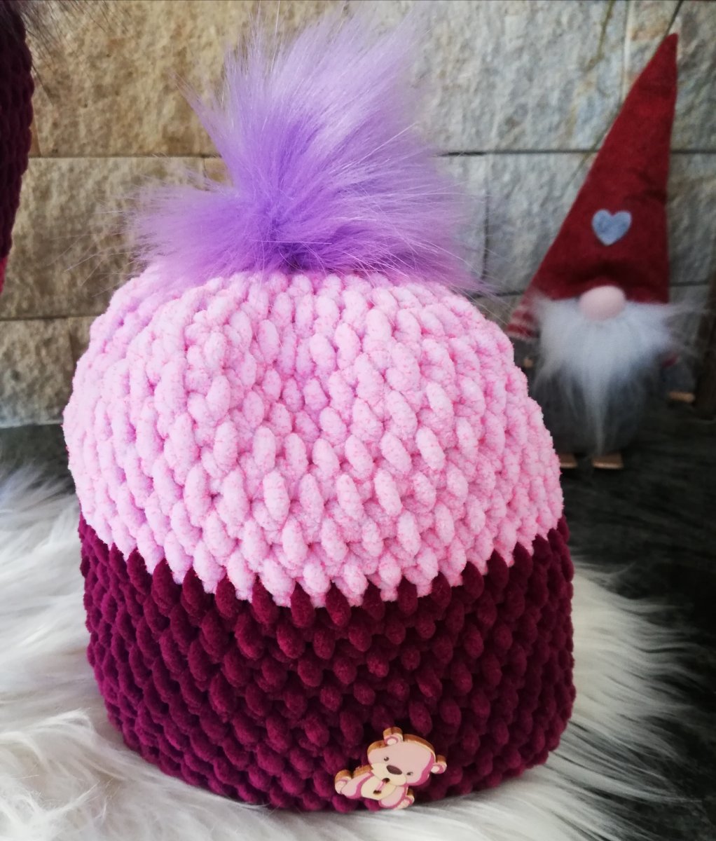 Dětská čepice ze žinylkové příze 