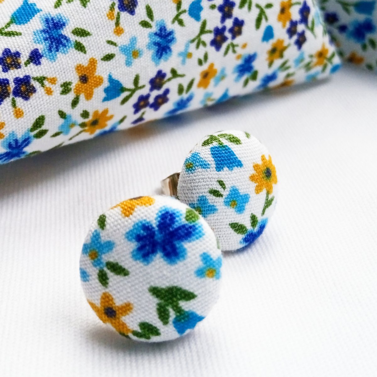 Luční květiny – buttonkové náušnice