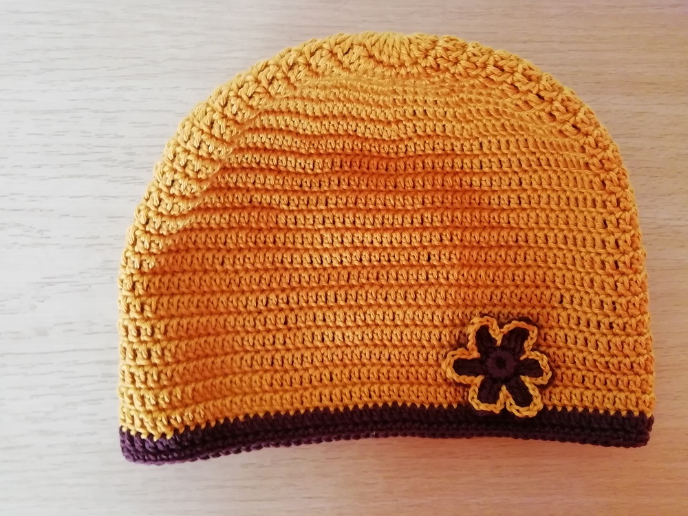 Háčkovaná čepice bavlna hořčicová 