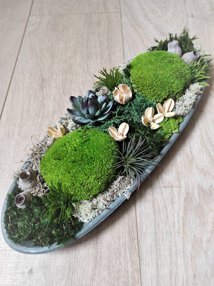Mechová dekorace na dřev. míse