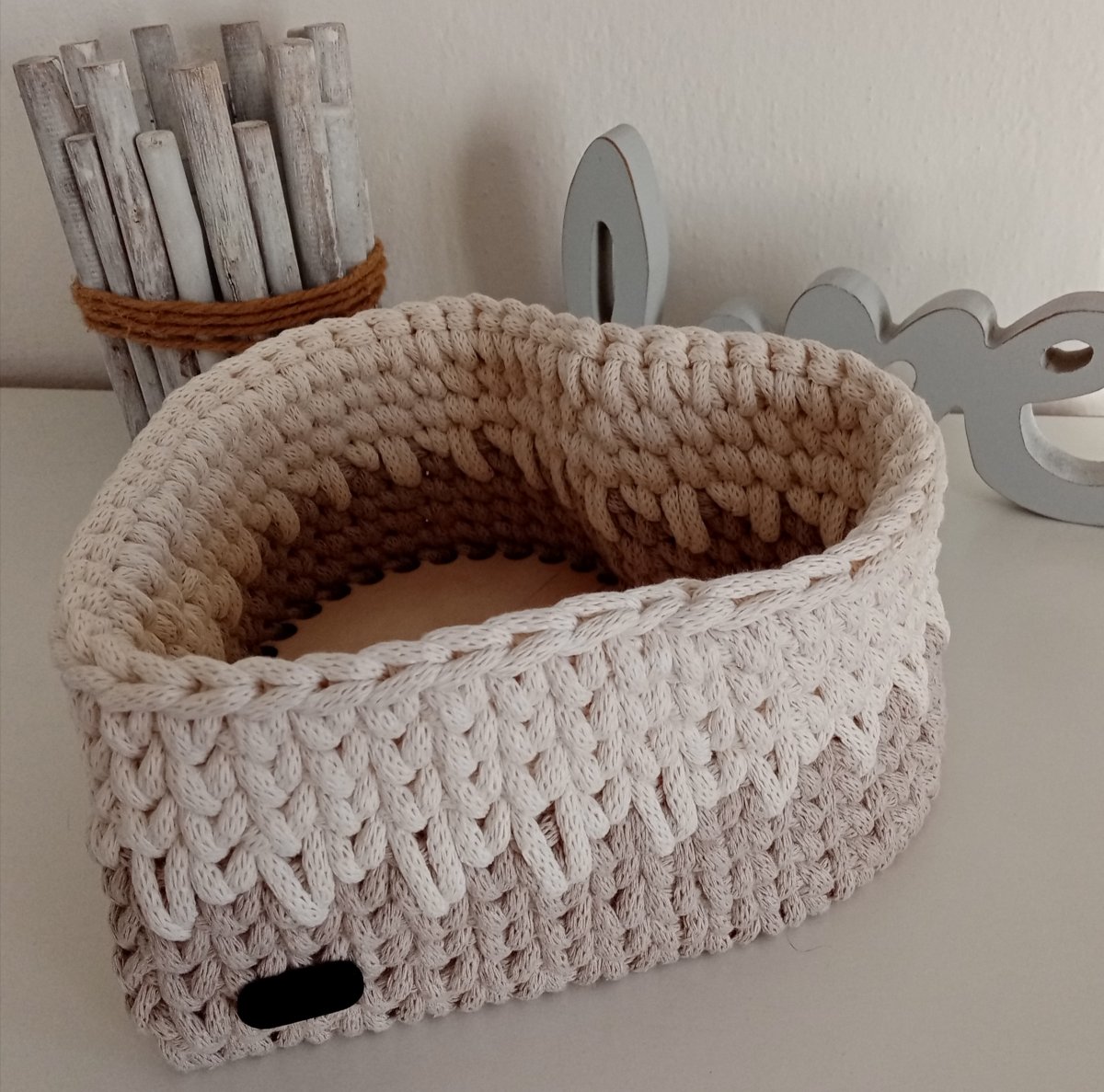 Háčkovaný košík 