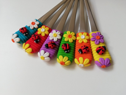 Lžičky kytičky s beruškou 18cm