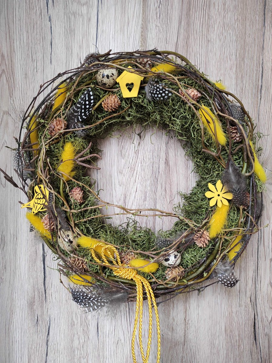 Jarní přírodní věnec do žluté