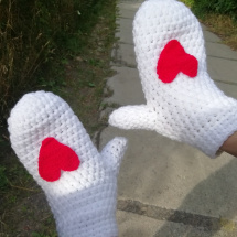 Háčkované srdíčkové rukavice 
