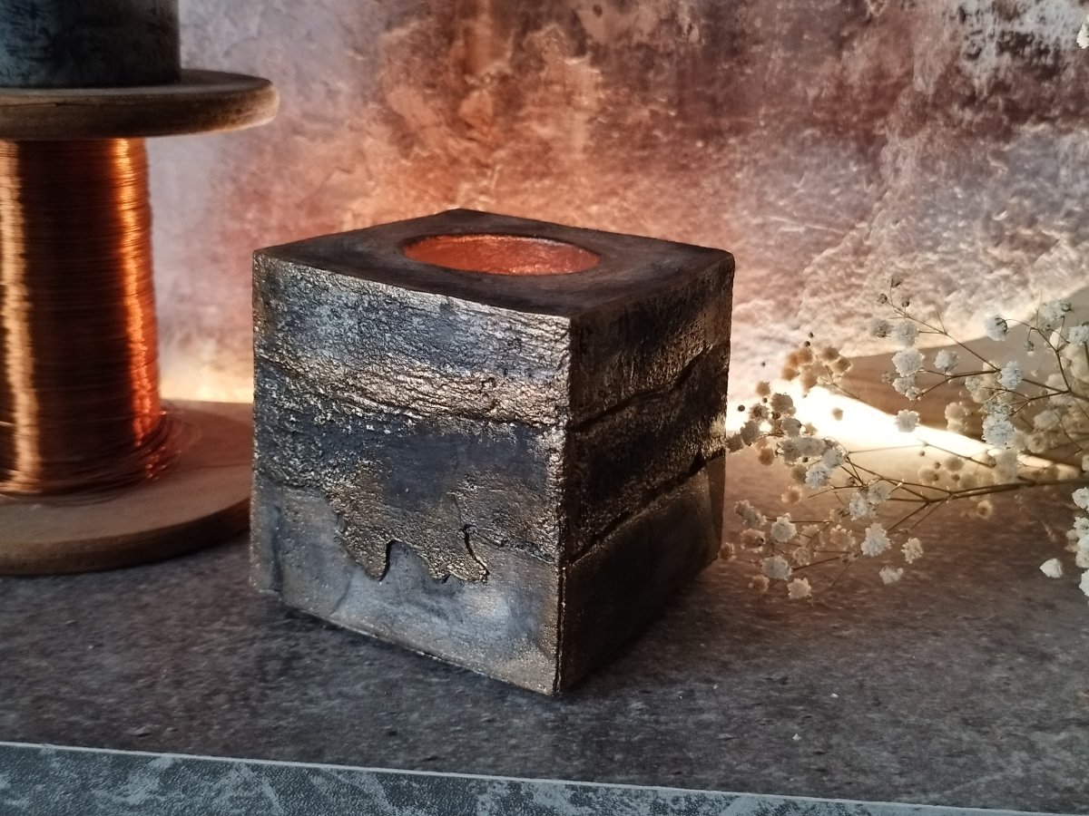 Betonová kostka-svícen "Rustikální"