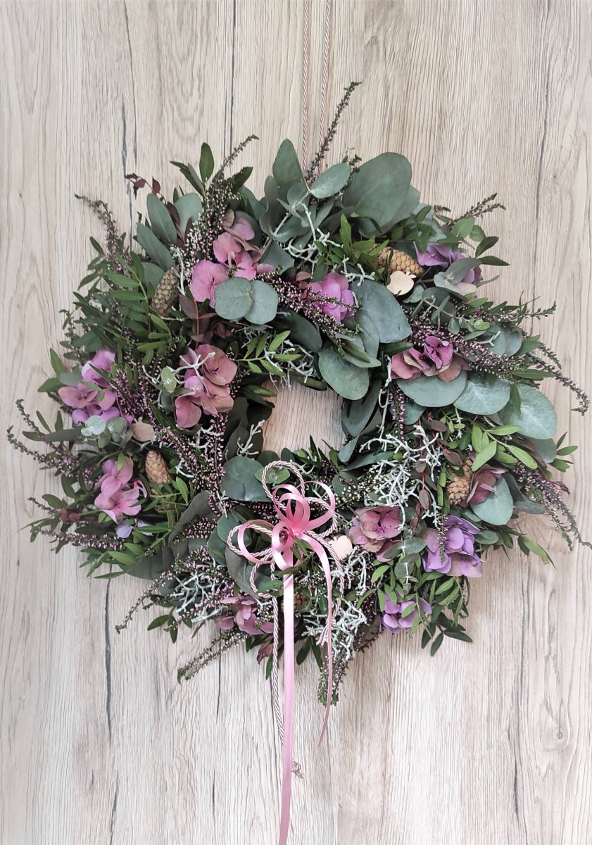 Přírodní eukalypt. věnec s vřesem a hortenzií