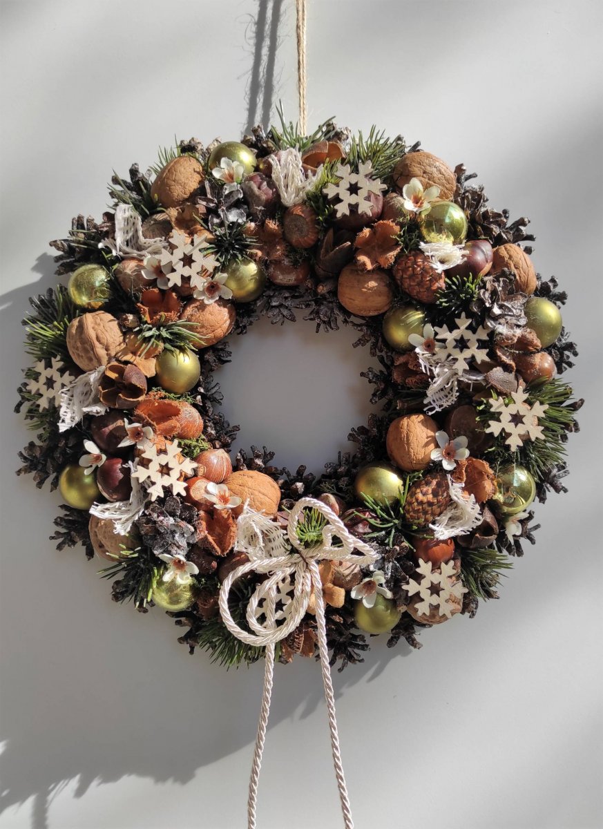 Vánoční věnec do zelenobílé