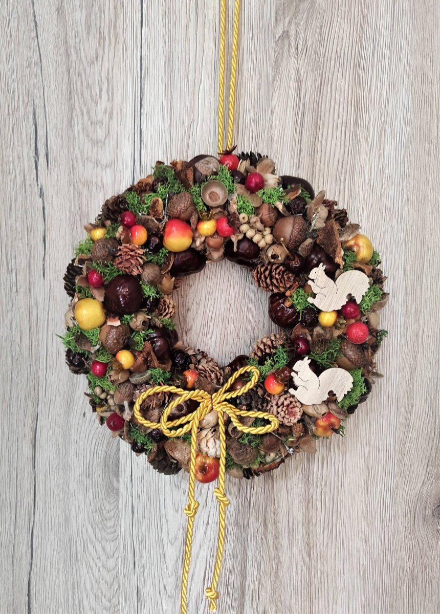 Věneček podzimní barevný s veverkami