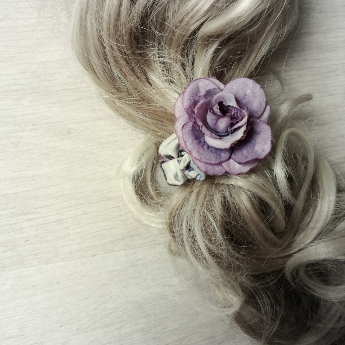 Gumička do vlasů-růže