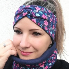 Čelenka květy na modré 