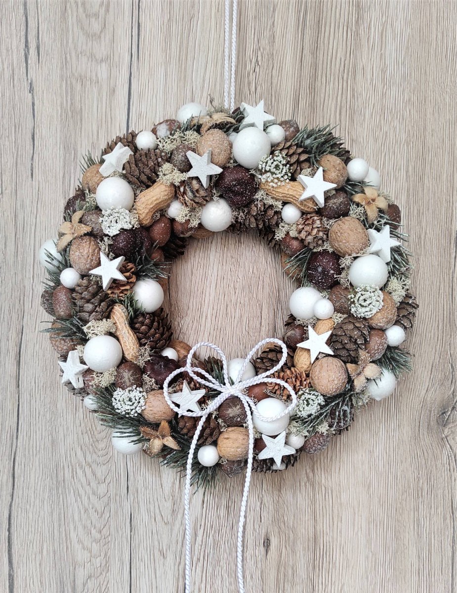 Vánoční věnec do bílé