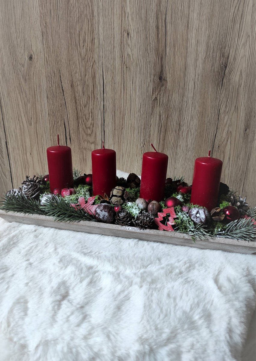 Adventní svícen do červené