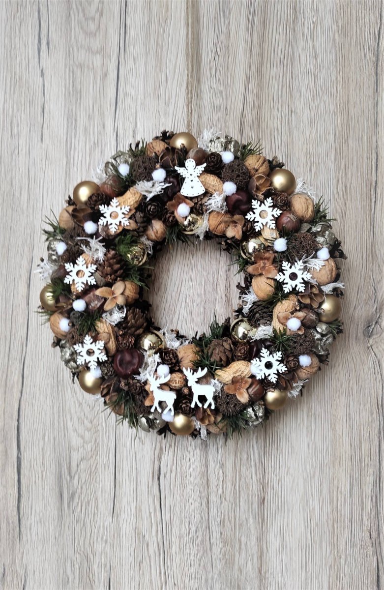 Vánoční věnec do zlatobílé