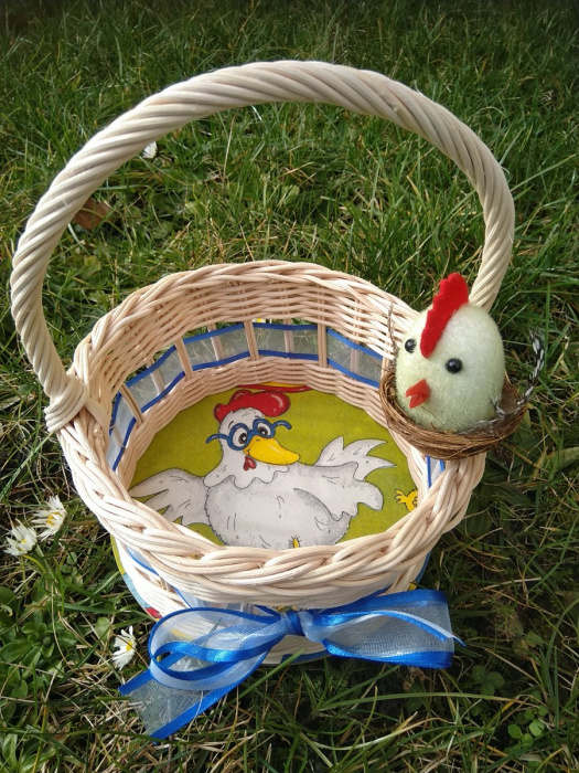 Košíček na 10 vajíček - slepička a kuřátka 
