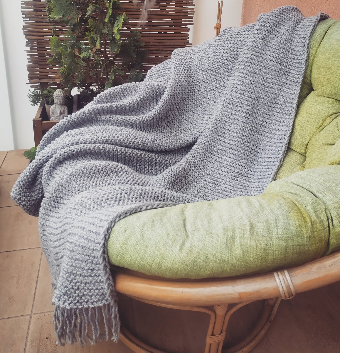 deka 110x150 cm světle šedá s třásněmi