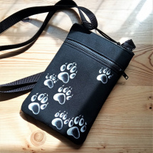 malá crossbody s kapsou-STŘÍBRNÉ PACIČKY PSÍ