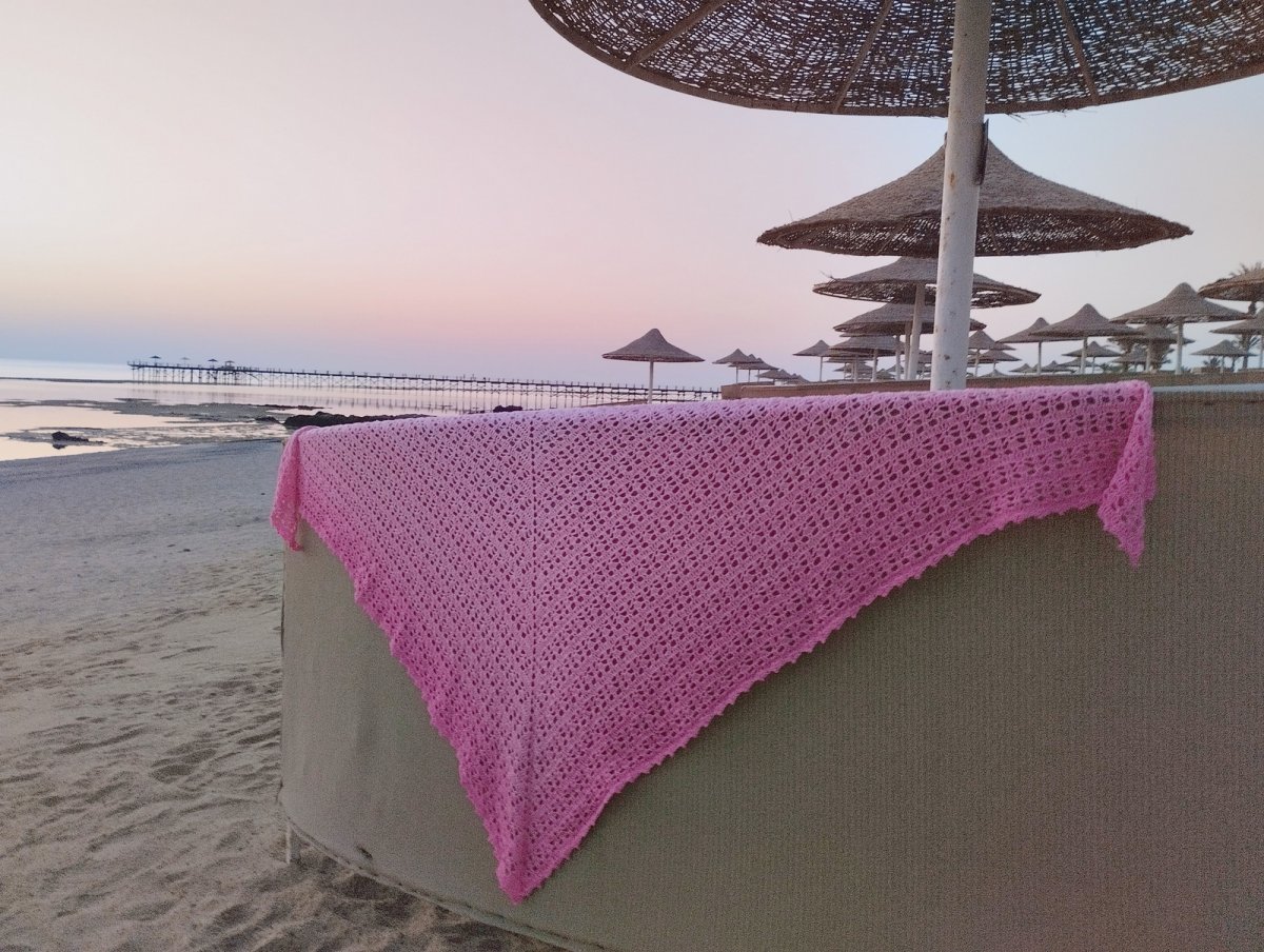 Pléd-šátek háčkovaný "Růžové ombré"
