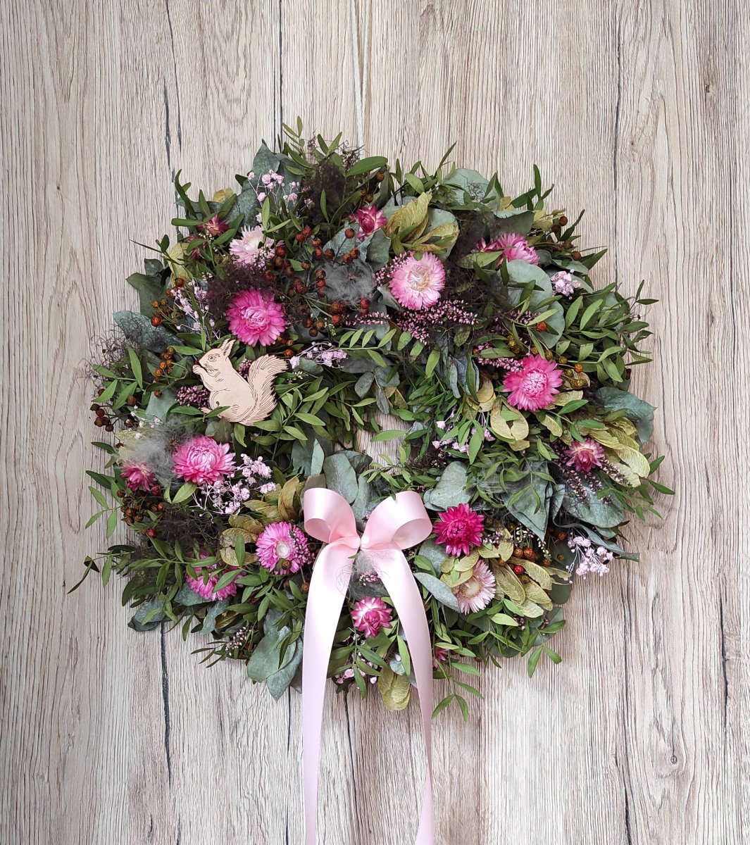 Přírodní eukalypt. podzimní věnec do růžové