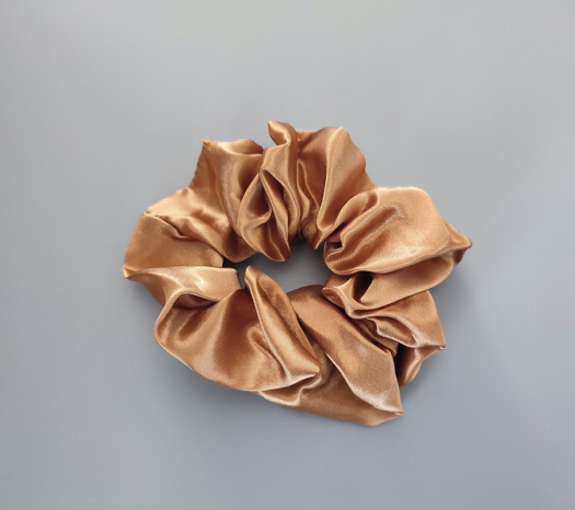 Scrunchie - gumička do vlasů - zlatá
