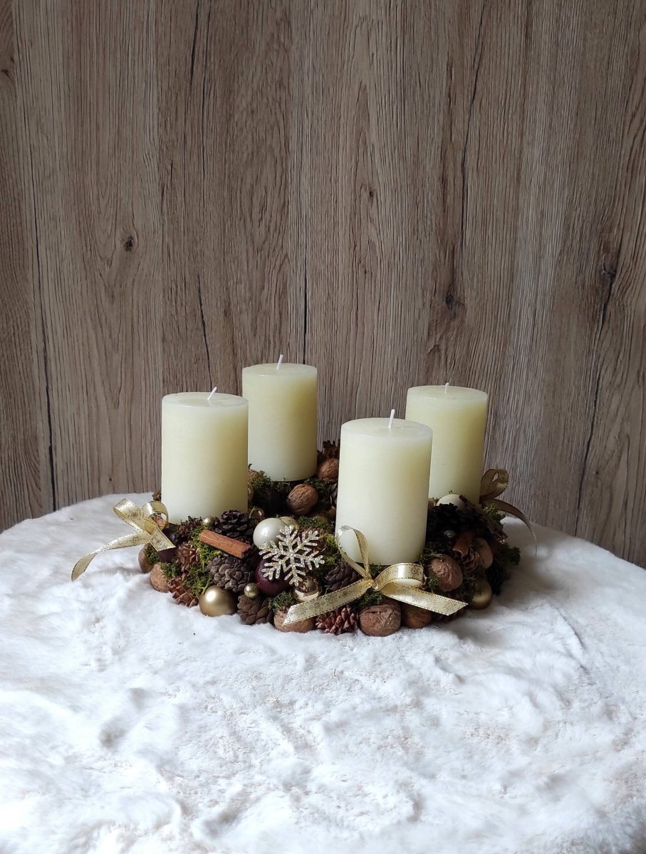 Luxusní adventní věnec do smetanovozlaté