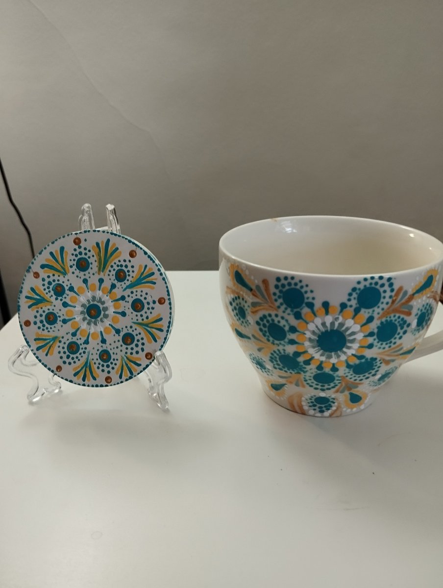  Hrníček třeba  na  kafe s podtáckem