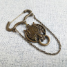 Ozdobný spínací špendlík, vlčí amulet