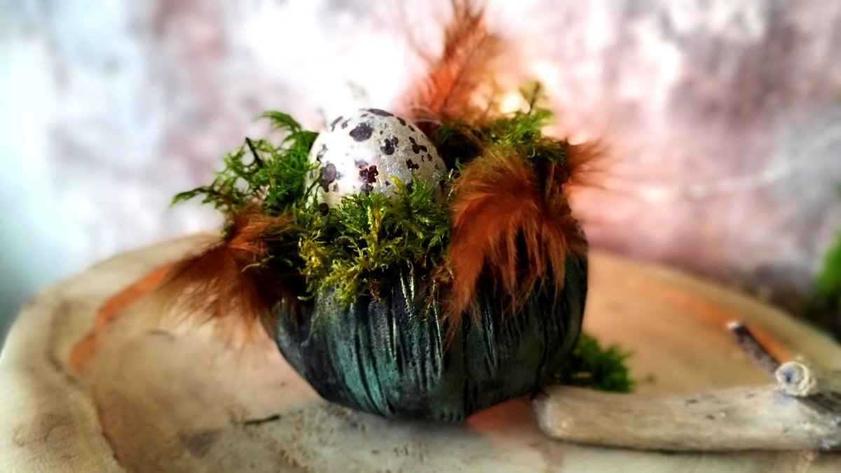 Beton-skořepina-vajíčko-mech